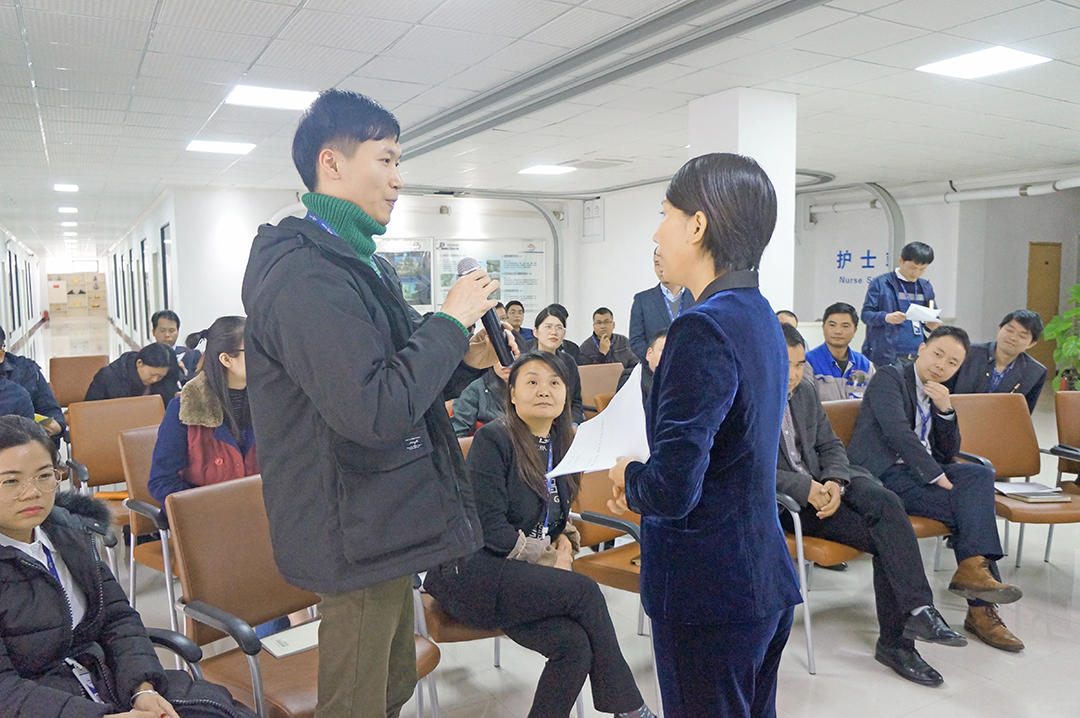 曼彻彼斯举行2019年第一期商务礼仪培训3.JPG