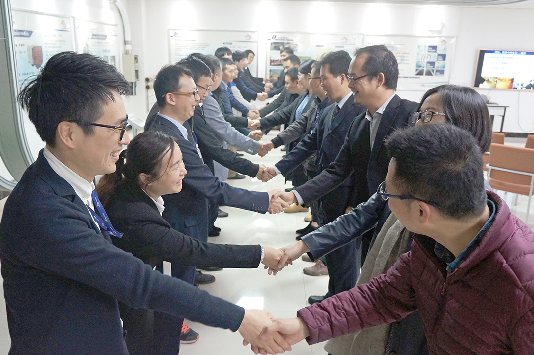 曼彻彼斯举行2019年第一期商务礼仪培训4.JPG